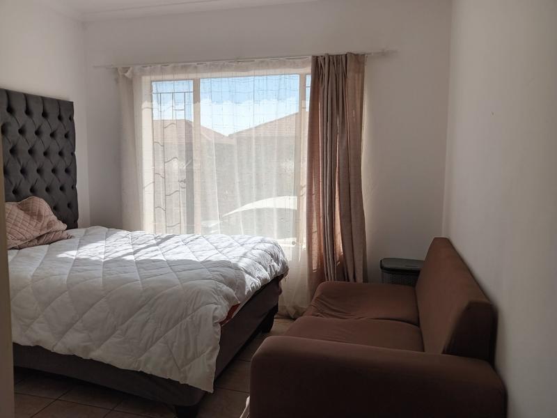 2 Bedroom Property for Sale in Greenhills Gauteng