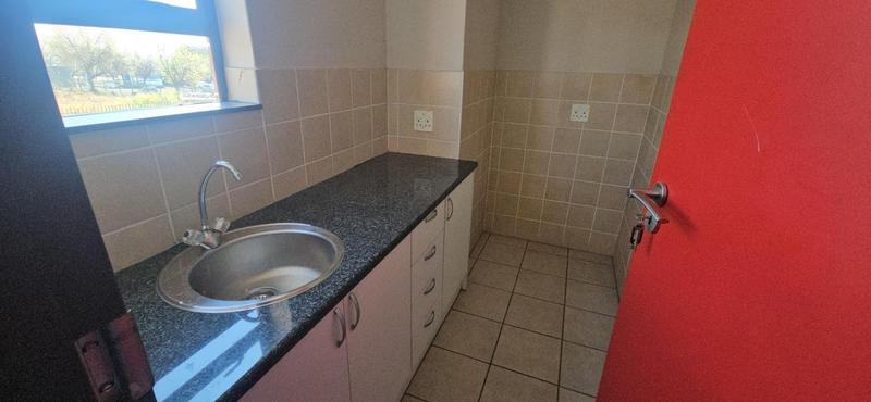 To Let commercial Property for Rent in Randjespark Gauteng