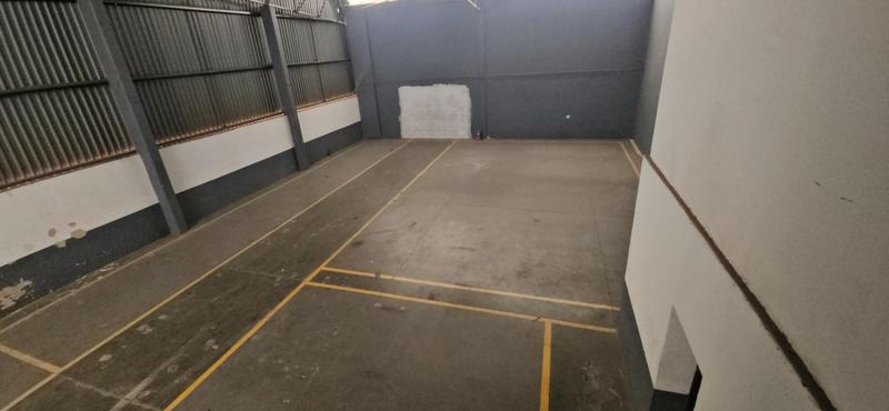 To Let commercial Property for Rent in Randjespark Gauteng