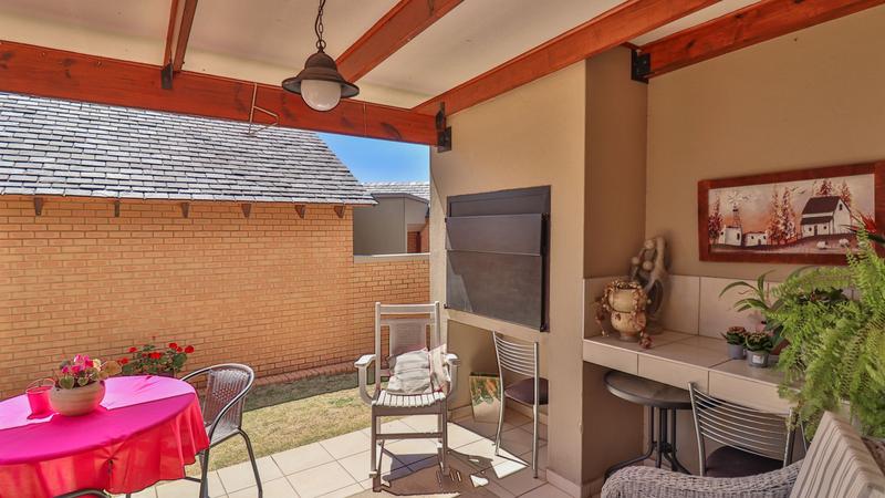 2 Bedroom Property for Sale in Retire at Midstream Gauteng