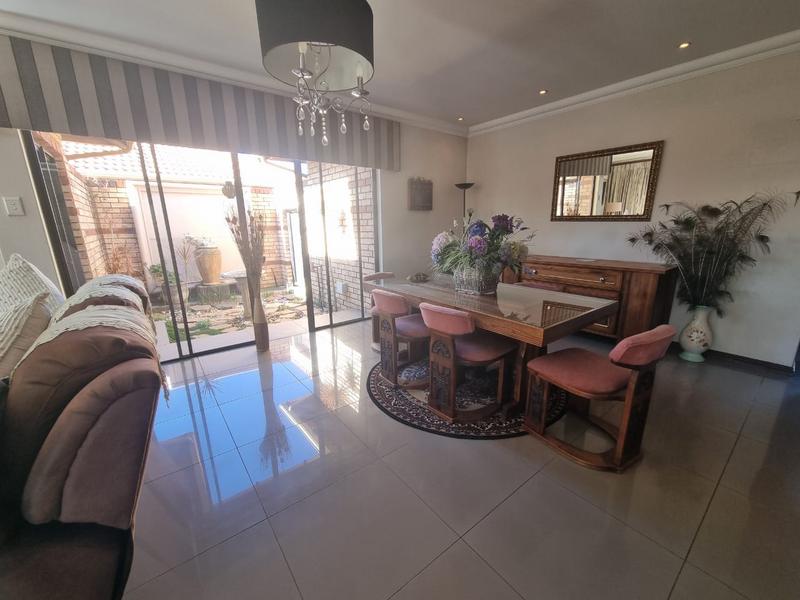 3 Bedroom Property for Sale in New Market Gauteng