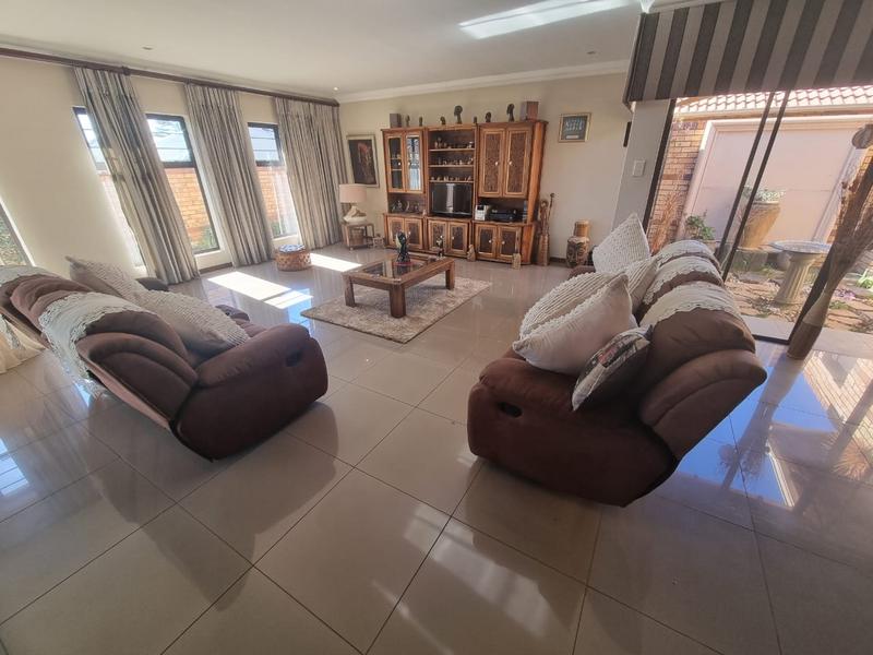 3 Bedroom Property for Sale in New Market Gauteng
