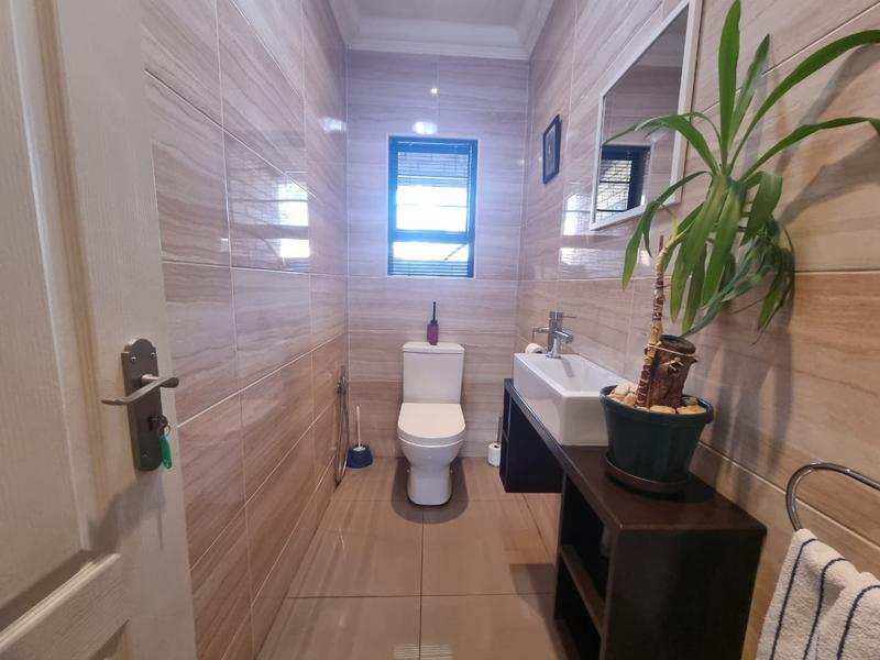 3 Bedroom Property for Sale in New Market Gauteng