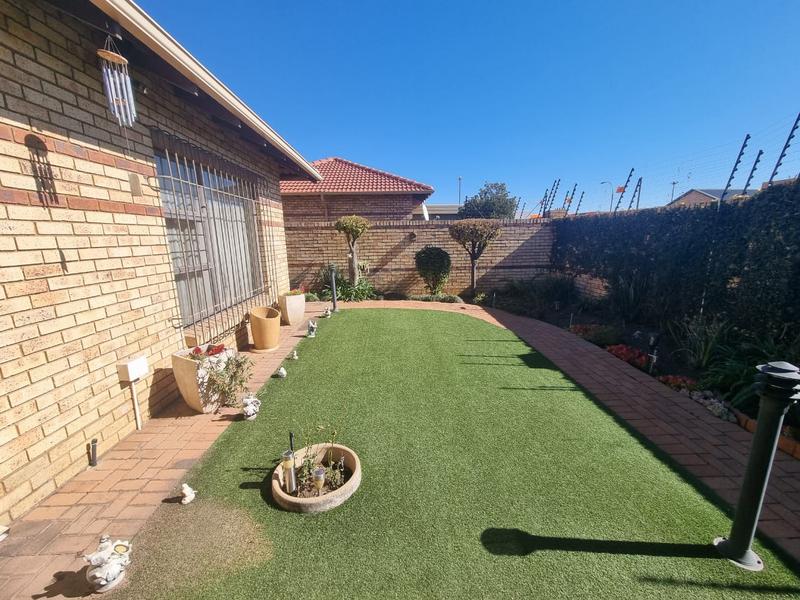 3 Bedroom Property for Sale in New Market Gauteng