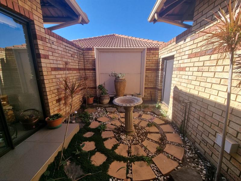 3 Bedroom Property for Sale in New Market Gauteng