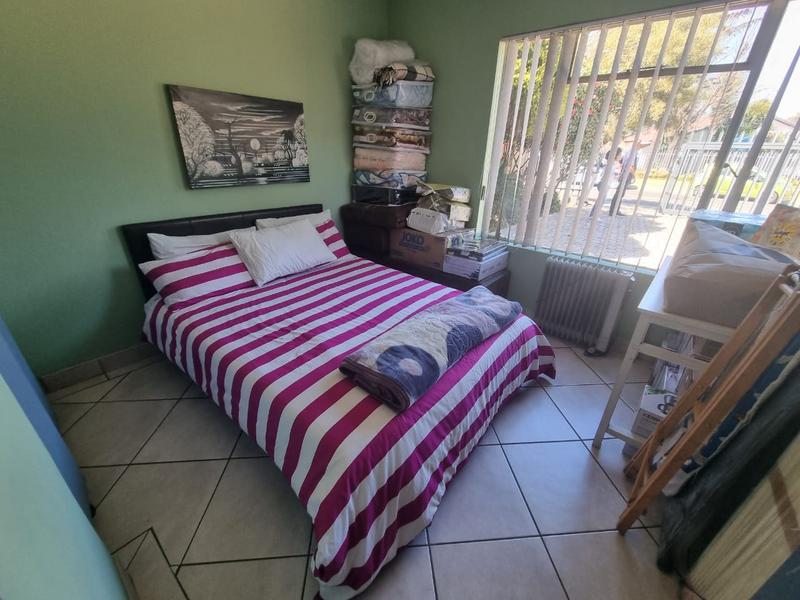 4 Bedroom Property for Sale in Verwoerdpark Gauteng