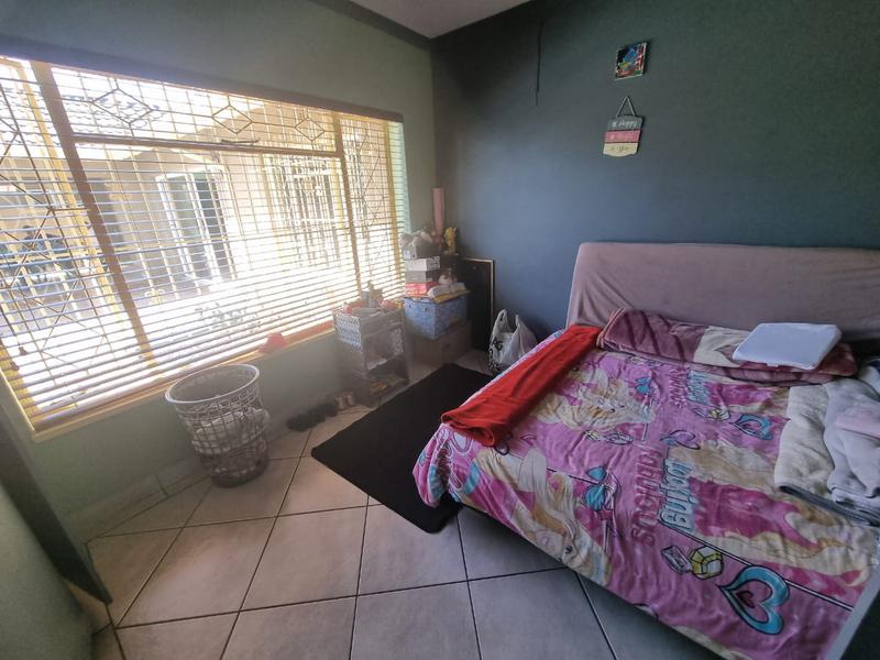 4 Bedroom Property for Sale in Verwoerdpark Gauteng