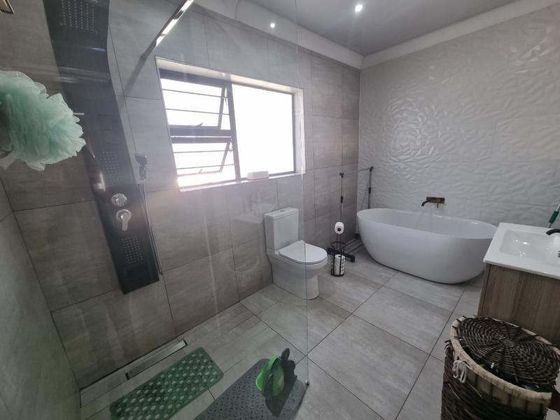 3 Bedroom Property for Sale in Raceview Gauteng