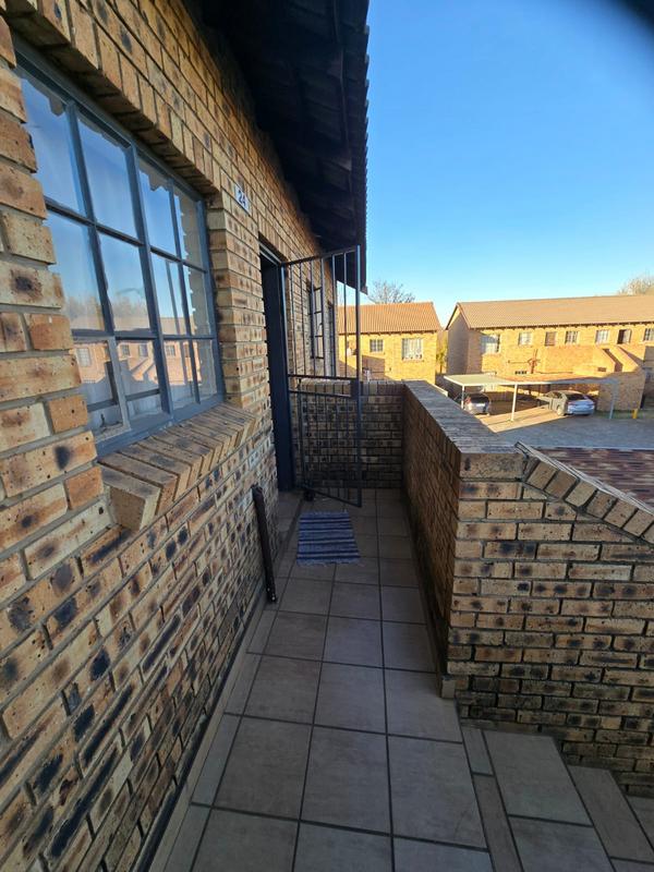 2 Bedroom Property for Sale in Kookrus Gauteng
