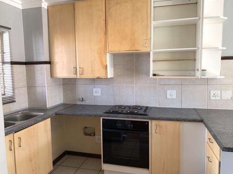 2 Bedroom Property for Sale in Die Hoewes Gauteng