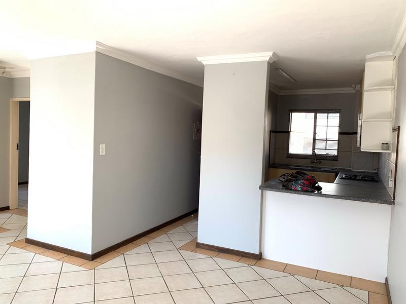 2 Bedroom Property for Sale in Die Hoewes Gauteng