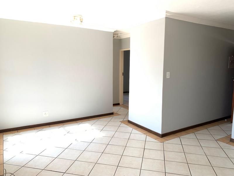 2 Bedroom Property for Sale in Die Hoewes Gauteng