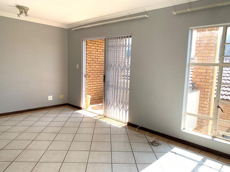 2 Bedroom Property for Sale in Die Hoewes Gauteng