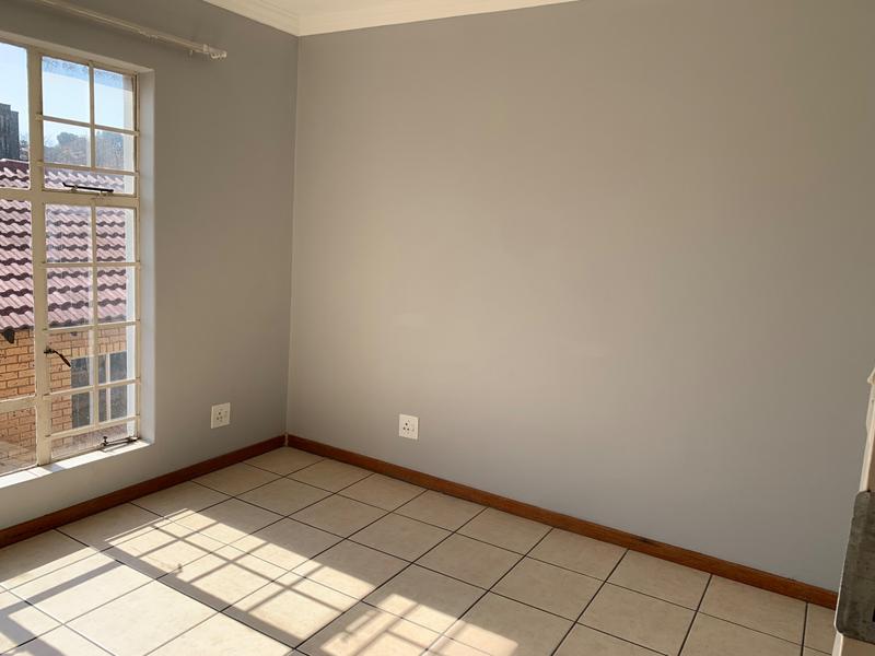 2 Bedroom Property for Sale in Die Hoewes Gauteng