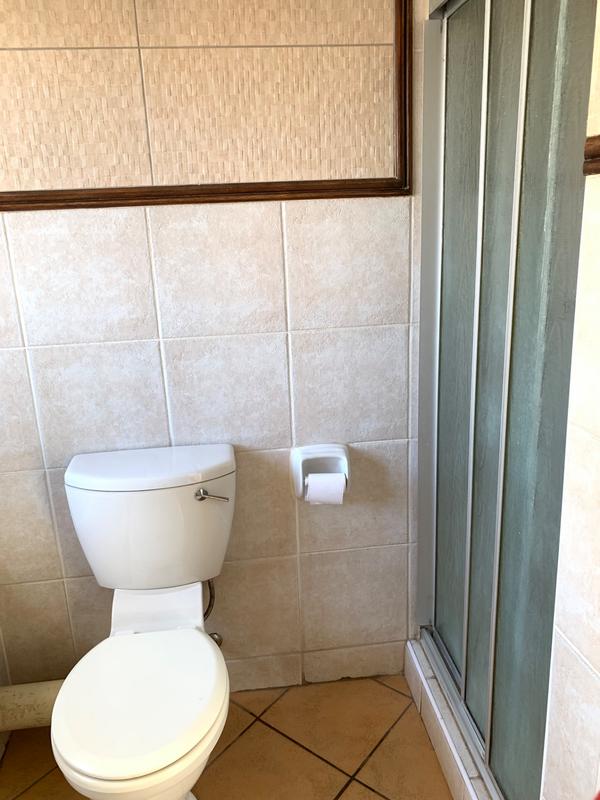 2 Bedroom Property for Sale in Die Hoewes Gauteng