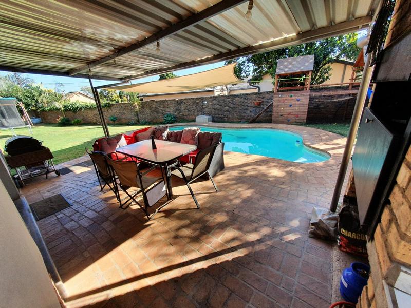 4 Bedroom Property for Sale in Magalieskruin Gauteng