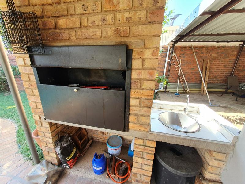4 Bedroom Property for Sale in Magalieskruin Gauteng