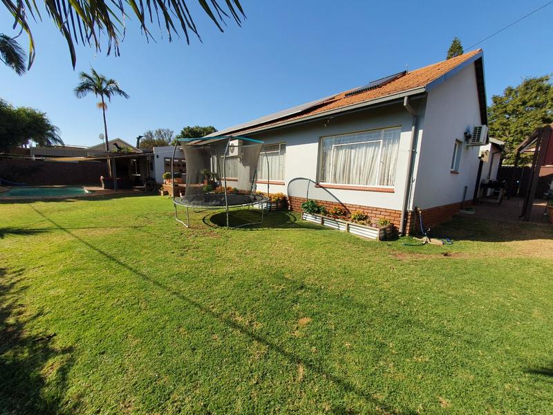 4 Bedroom Property for Sale in Magalieskruin Gauteng