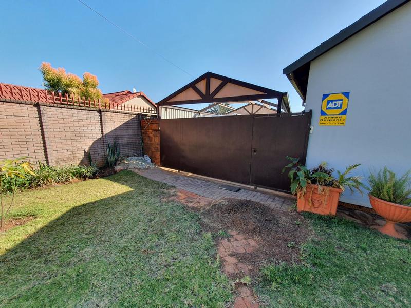 4 Bedroom Property for Sale in Magalieskruin Gauteng