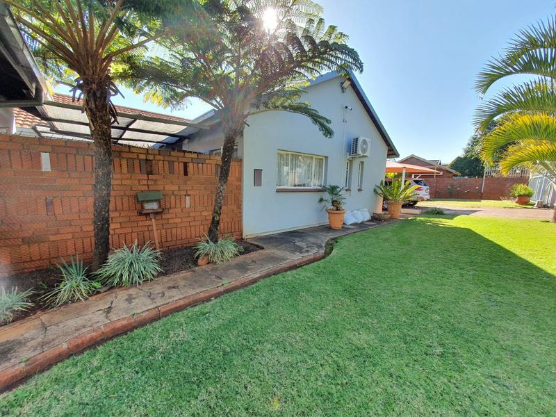 4 Bedroom Property for Sale in Magalieskruin Gauteng