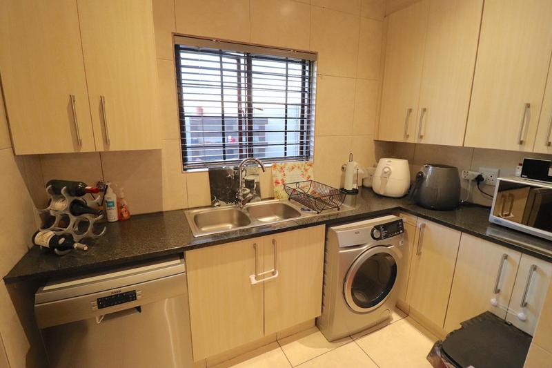 To Let 3 Bedroom Property for Rent in Broadacres Gauteng