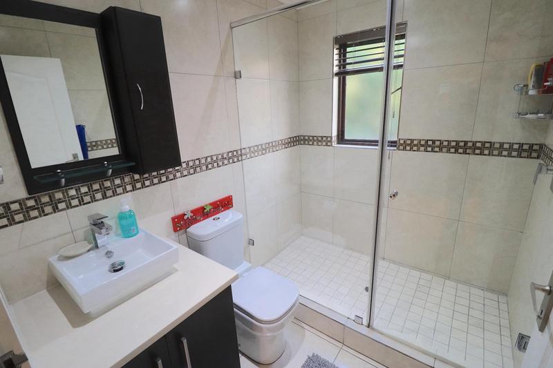 To Let 3 Bedroom Property for Rent in Broadacres Gauteng