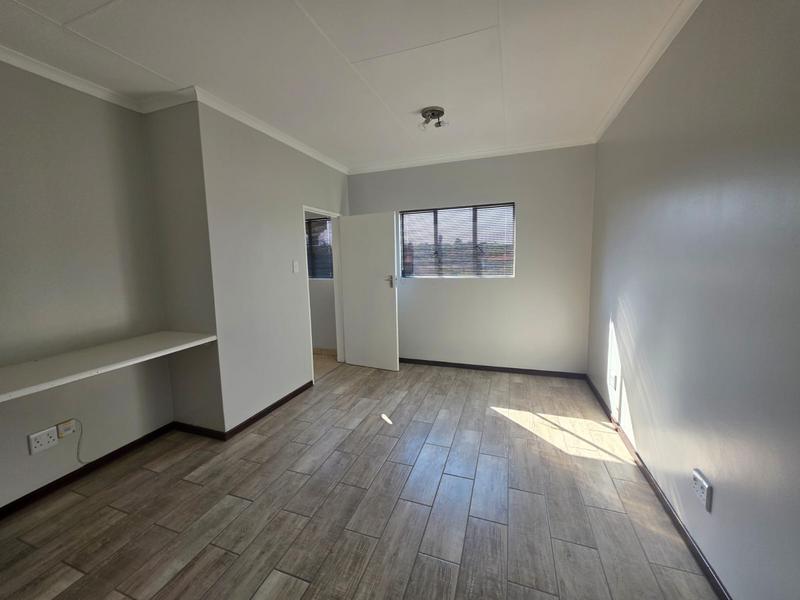 1 Bedroom Property for Sale in Glen Marais Gauteng