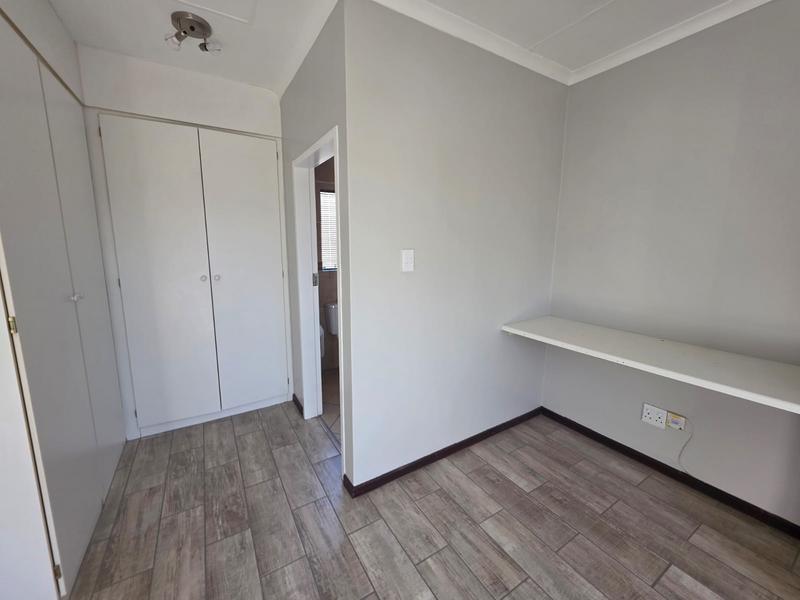 1 Bedroom Property for Sale in Glen Marais Gauteng