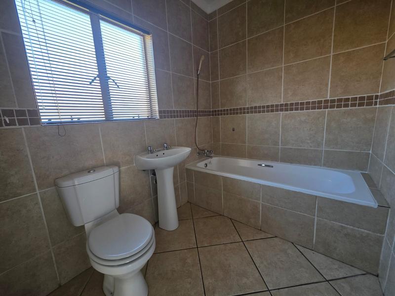 1 Bedroom Property for Sale in Glen Marais Gauteng