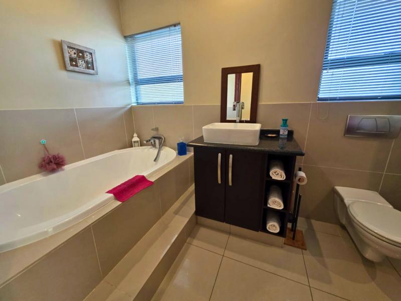 5 Bedroom Property for Sale in Serengeti Lifestyle Estate Gauteng