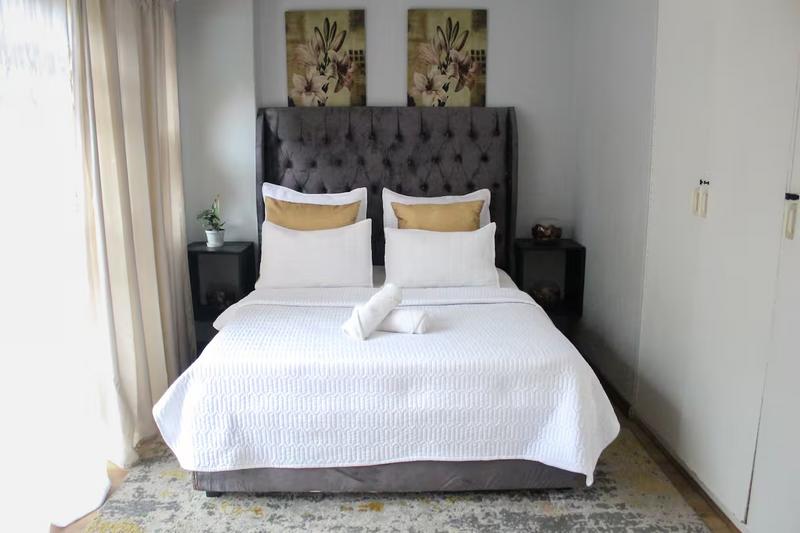 7 Bedroom Property for Sale in Gallo Manor Gauteng