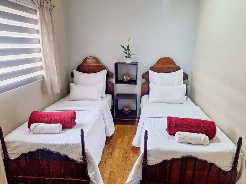 7 Bedroom Property for Sale in Gallo Manor Gauteng