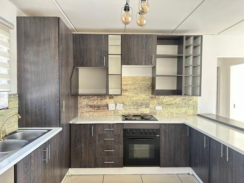 To Let 2 Bedroom Property for Rent in Kleinfontein Gauteng