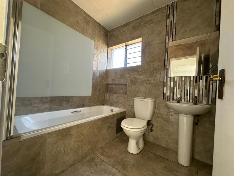 To Let 2 Bedroom Property for Rent in Kleinfontein Gauteng