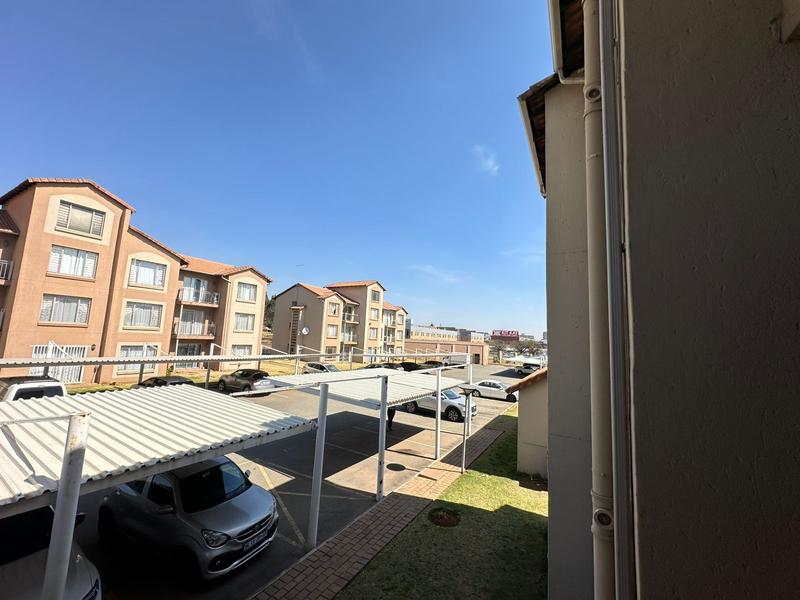 To Let 2 Bedroom Property for Rent in Kleinfontein Gauteng