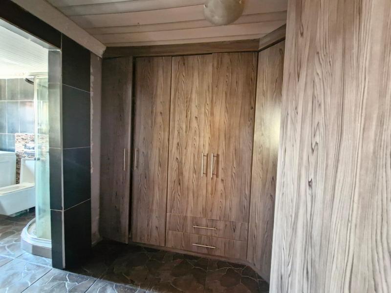 3 Bedroom Property for Sale in Lenasia South Gauteng