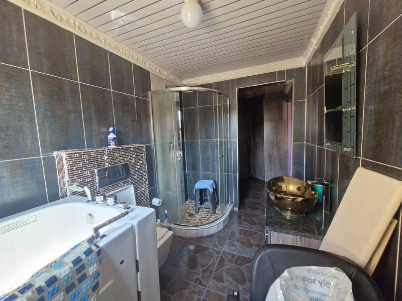 3 Bedroom Property for Sale in Lenasia South Gauteng