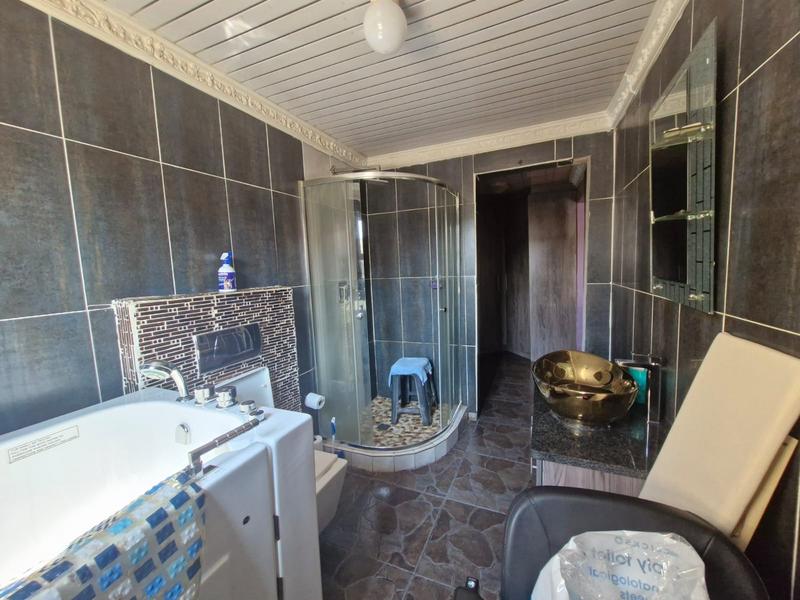 3 Bedroom Property for Sale in Lenasia South Gauteng