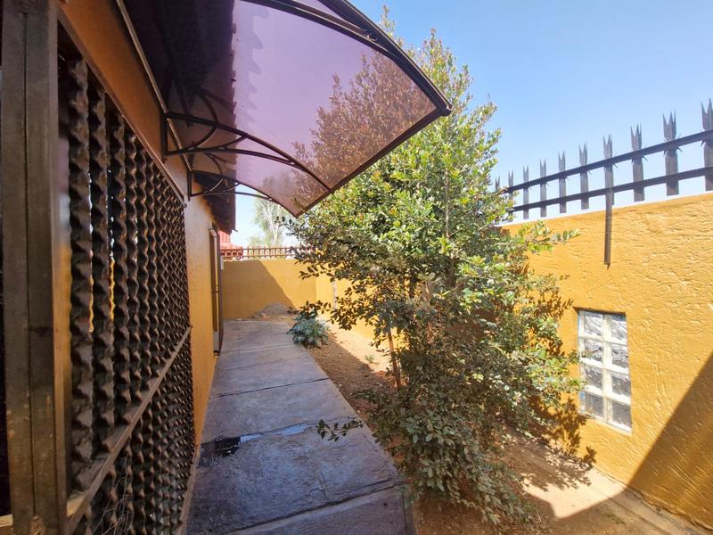 3 Bedroom Property for Sale in Lenasia South Gauteng
