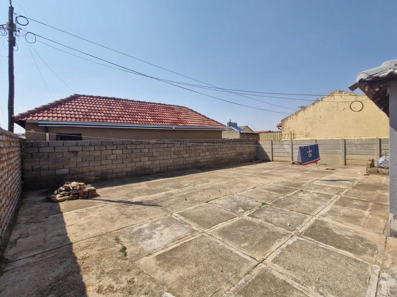 3 Bedroom Property for Sale in Lenasia South Gauteng