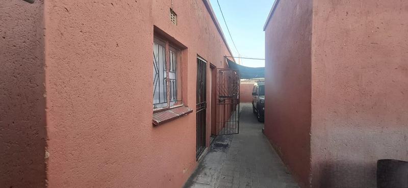 9 Bedroom Property for Sale in Tembisa Gauteng