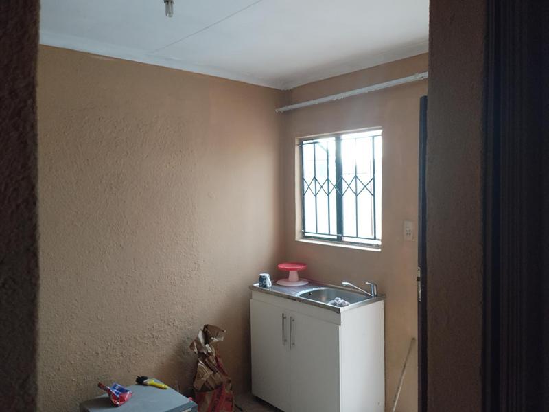 To Let 1 Bedroom Property for Rent in Ebony Park Gauteng