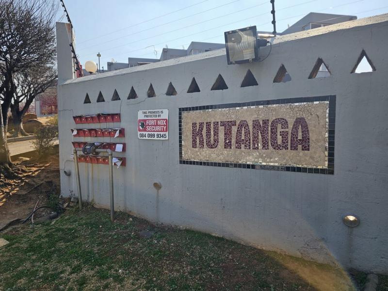 To Let 2 Bedroom Property for Rent in Ridgeway Gauteng