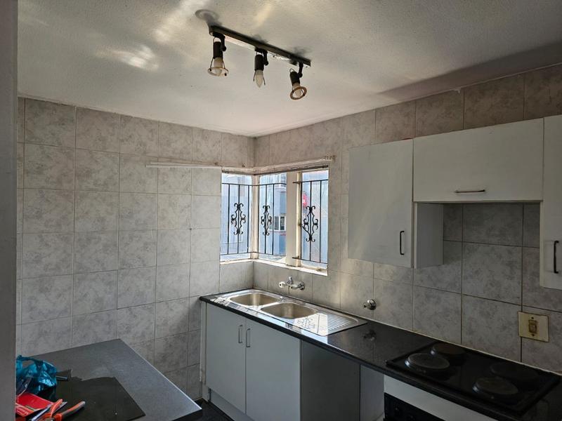 To Let 2 Bedroom Property for Rent in Ridgeway Gauteng