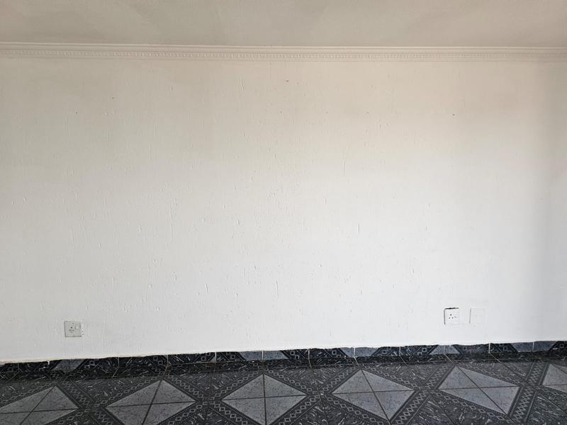 To Let 2 Bedroom Property for Rent in Ridgeway Gauteng