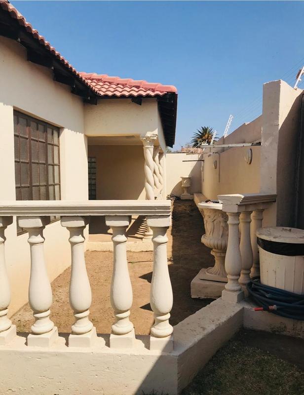 To Let 2 Bedroom Property for Rent in Midridge Park Gauteng