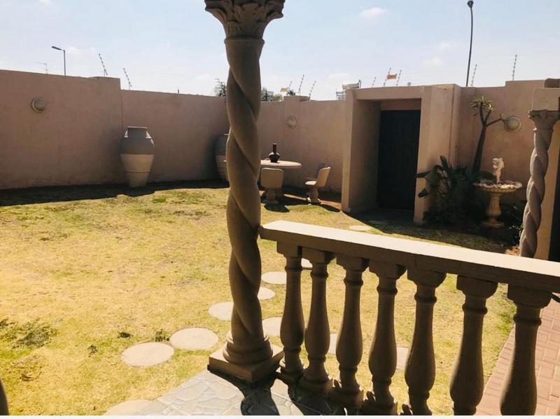 To Let 2 Bedroom Property for Rent in Midridge Park Gauteng