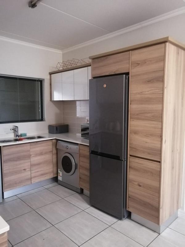 To Let 2 Bedroom Property for Rent in Waterfall Gauteng