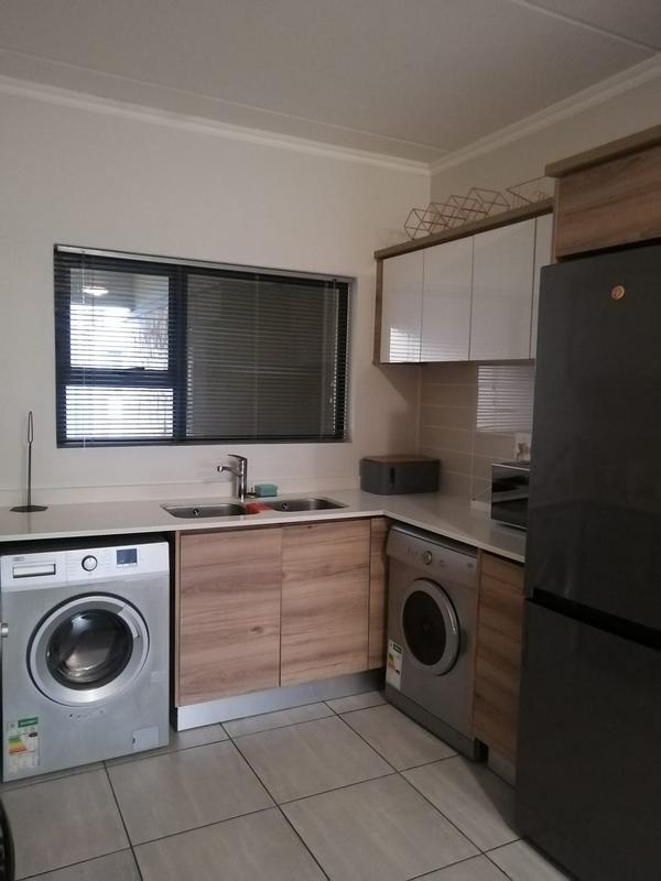To Let 2 Bedroom Property for Rent in Waterfall Gauteng