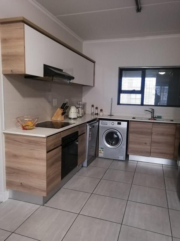 To Let 2 Bedroom Property for Rent in Waterfall Gauteng
